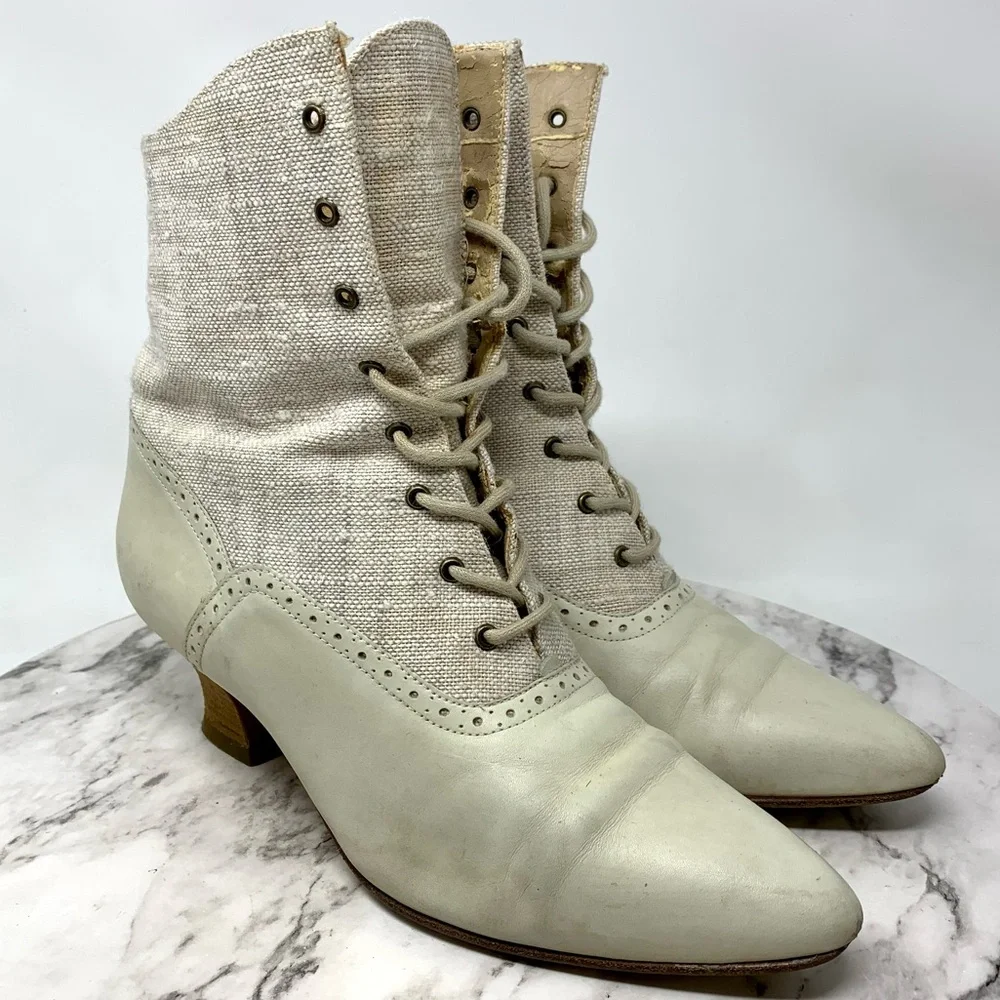 VTG Nine West Lace Up Two Tone Pointed Toe Boots 7.5 Victorian Edwardian Cosplay - Picture 1 of 16
